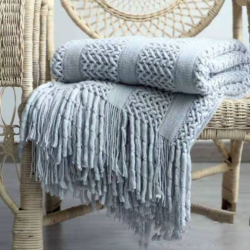 Tyndt strikket tæppe i lækkert stof