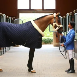 Kentucky - Stævne dækken med pels kant